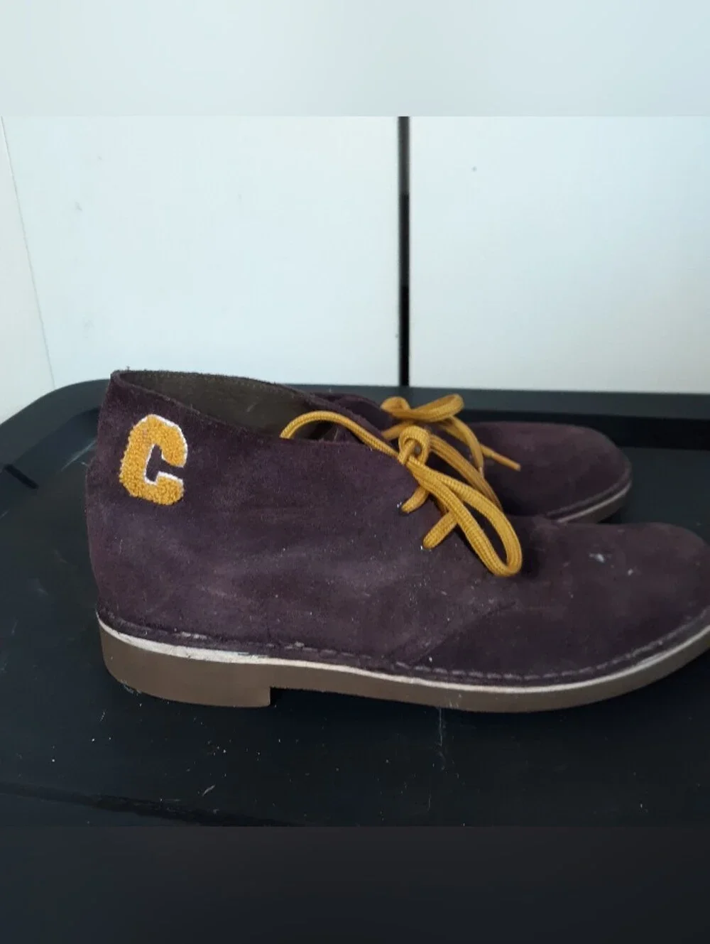 Clarks Bushacre Suede Men 8.5M Aubergine Purple Collegiate Varsity C Patch Flaw